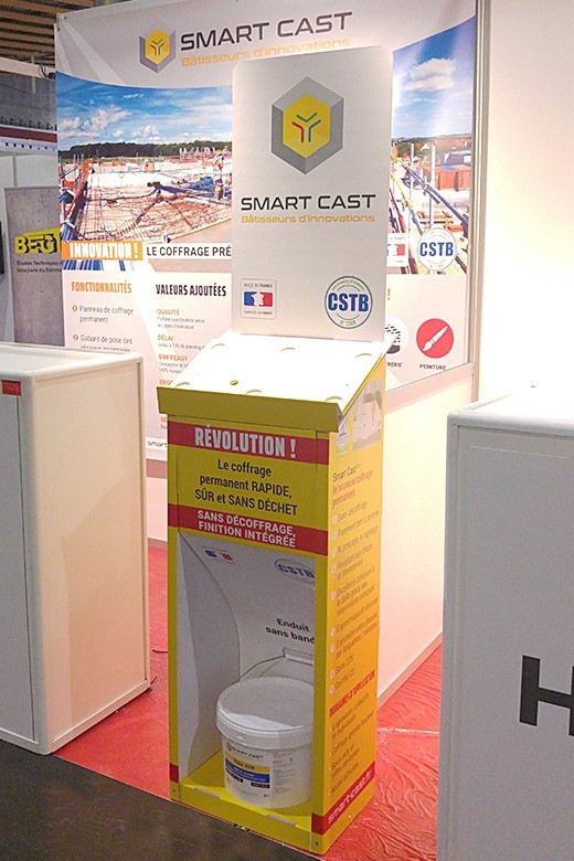 Conception realisation presentoir plv carton pour smartcast