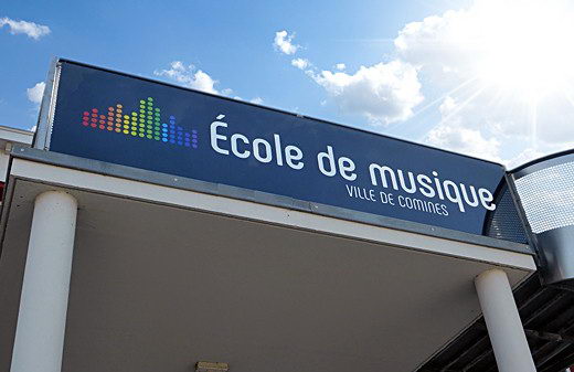 Realisation creation logotype signaletique ecole de musique comines