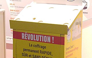 Conception realisation presentoir plv carton pour smartcast vignette